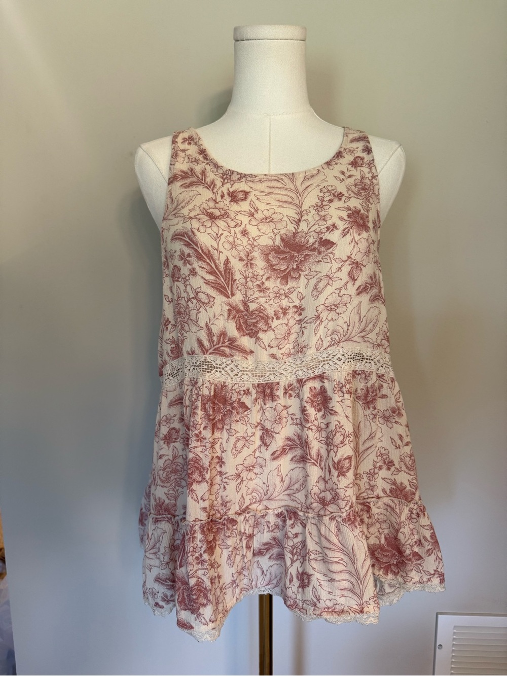 American Eagle Cream Pink Floral Lace Trim Peplum Tank Top Boho Cottagecore L